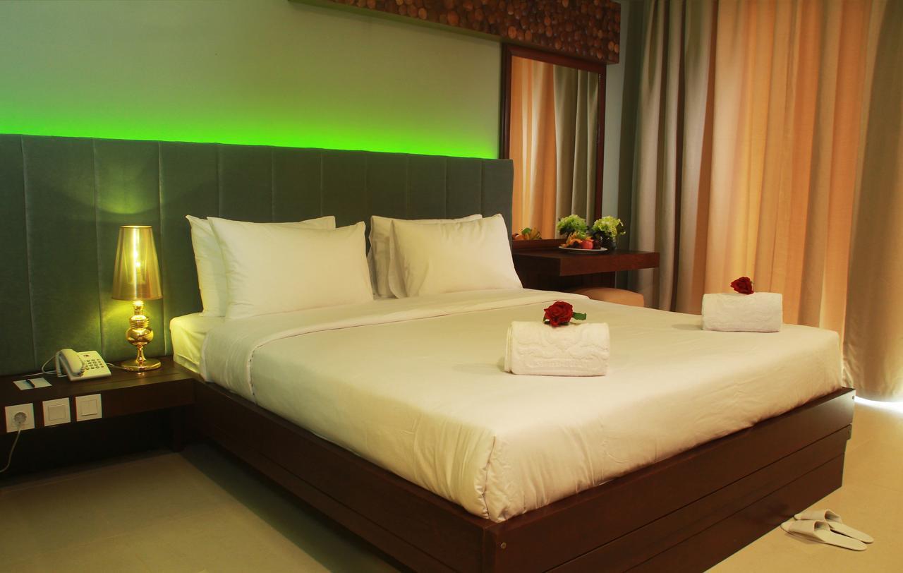 Sutanraja Hotel Kotamobagu Kültér fotó
