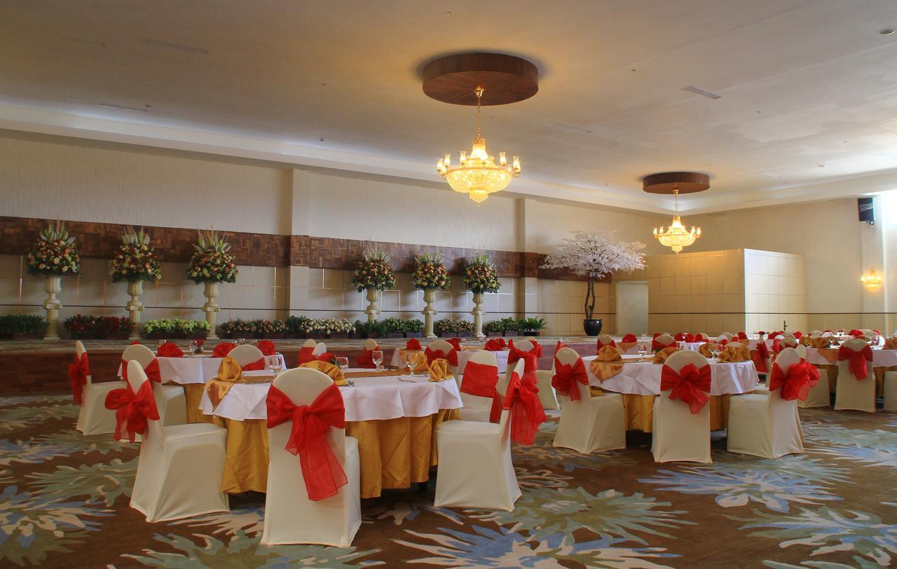 Sutanraja Hotel Kotamobagu Kültér fotó